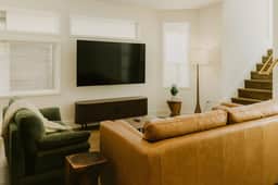 Elegant Retreat • Bright 3BR • Prime Stay