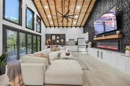 Luxury Austin Retreat | Pool•Fire Pit•Outdoor Bar