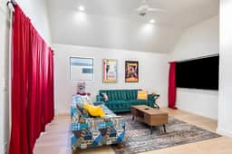 Downtown Designer Home w/Movie Room Near East 6th