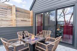 Downtown Designer Home w/Movie Room Near East 6th