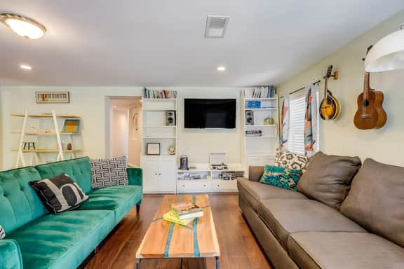 Austin Oasis with Cowboy Pool Close to Downtown
