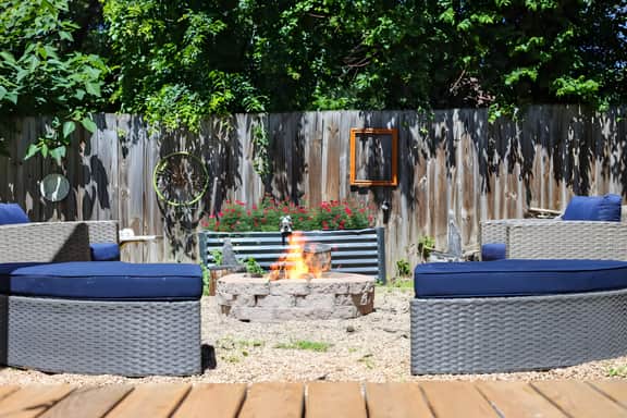Austin Oasis with Cowboy Pool Close to Downtown