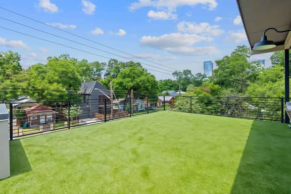Luxury 5BR East Austin + Rooftop & Pool/Hot Tub