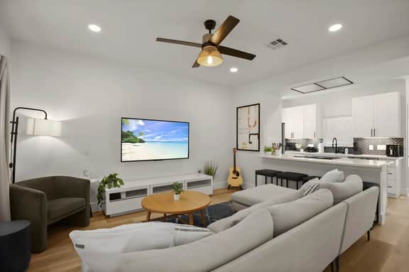 Modern 5BR Getaway Near Vibrant Austin Life