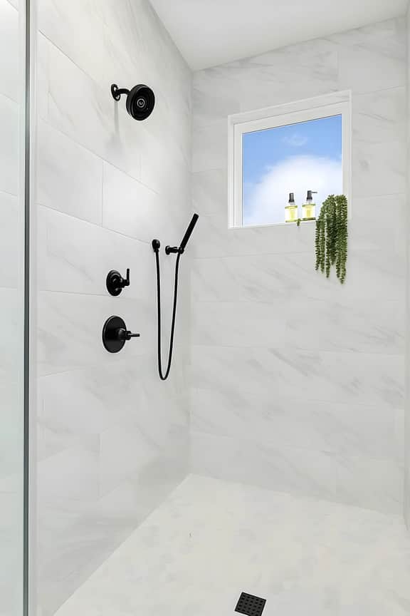 Elegant Retreat • Bright 3BR • Prime Stay