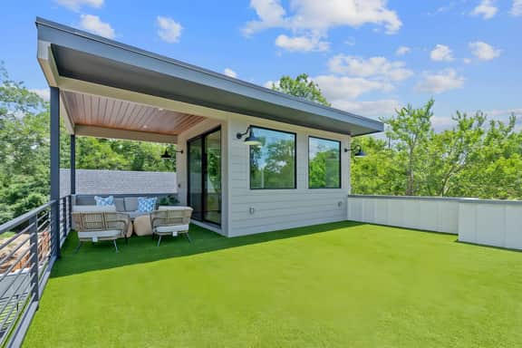 Grand 11+ BR Compound! Near Downtown Vibes!