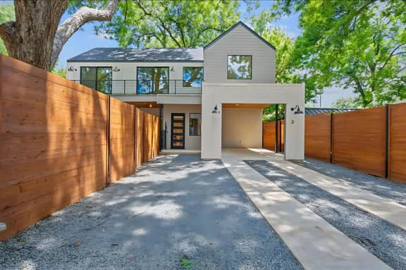 6BR 5BA Luxury Downtown Oasis | 2 Pools + Hot Tub
