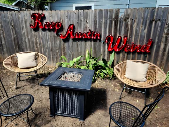 Huge 5BR compound! 1 Block to downtown & Rainey St