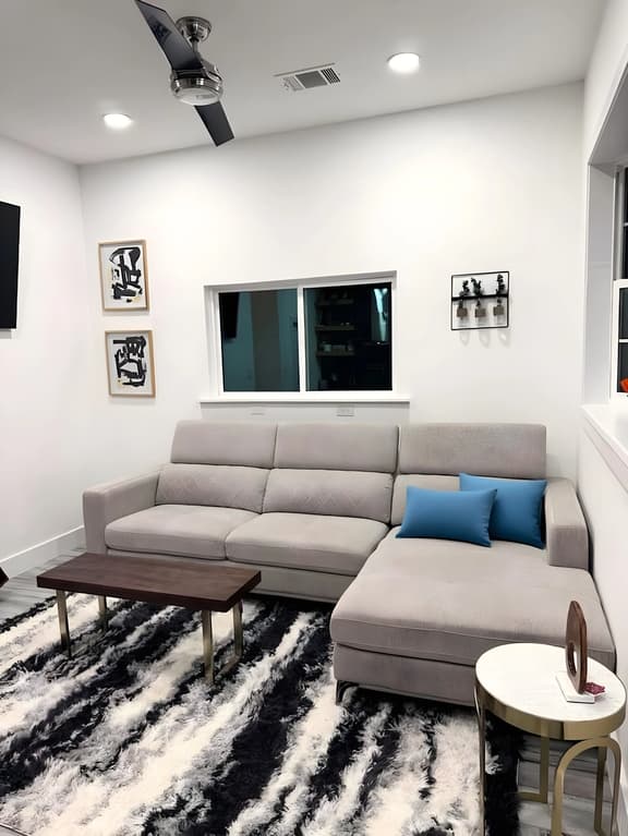 Sleek Modern Escape | 3BR + 2BA | Sleeps 12