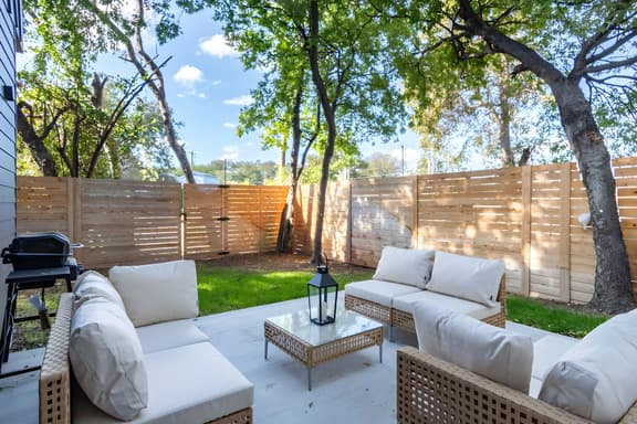 Downtown Modern Retreat: Steps from Everything