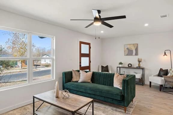 4BR ATX Home w/ Cowboy Pool, Fire Pit + Pool Table
